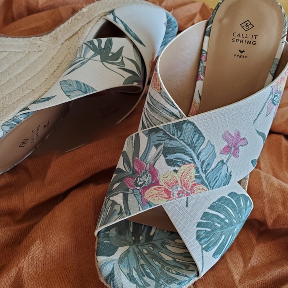 Call It Spring Floral Wedges - Picture 6 of 10